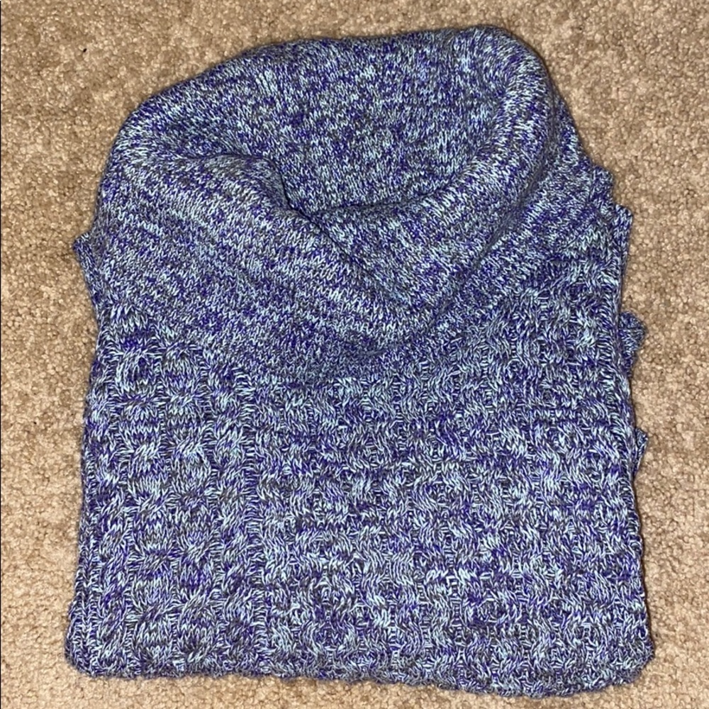 American Eagle turtleneck sweater size M